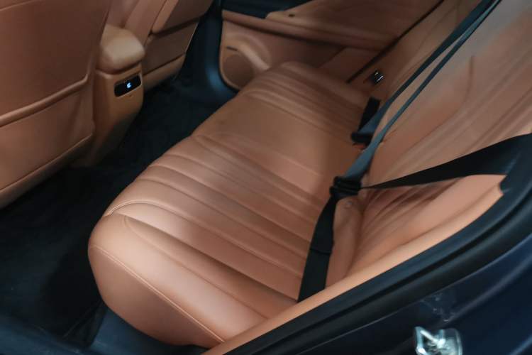 Used AION V 2024 Aion Tyrannosaurus 650 LiDAR Edition Left Rear Seat