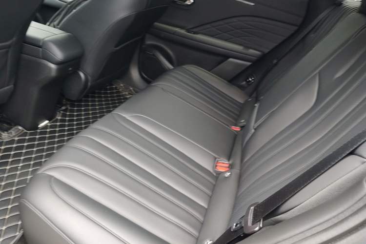 Used AION V 2024 Aion Tyrannosaurus 650 Smart Luxury Edition Left Rear Seat