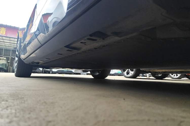 Used AION V 2024 Aion Tyrannosaurus 650 Smart Luxury Edition Left Side Sill