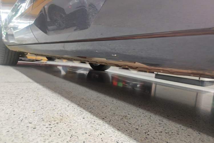 Used AION V 2024 Aion Tyrannosaurus 650 Smart Premium Edition Left Side Sill