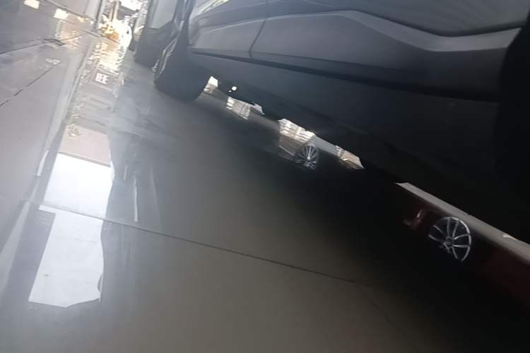 Used AION V 2024 Plus 70 Ultra-Charging Version Ternary Lithium Left Side Sill