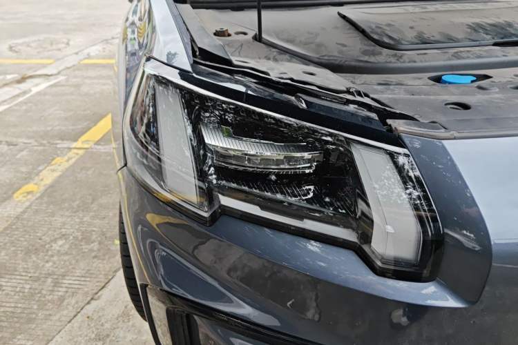 Used AION V 2024 Aion Tyrannosaurus 650 LiDAR Edition Right Front Headlight
