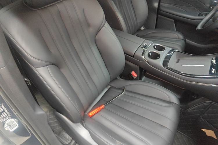 Used AION V 2024 Aion Tyrannosaurus 650 Smart Premium Edition Right Front Seat