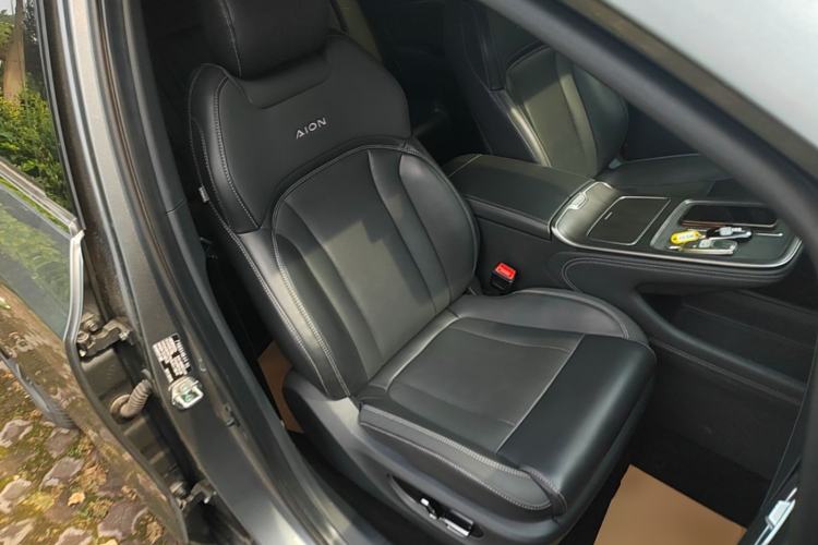 Used AION V 2024 Plus 70 Tech Edition Lithium Iron Phosphate Right Front Seat
