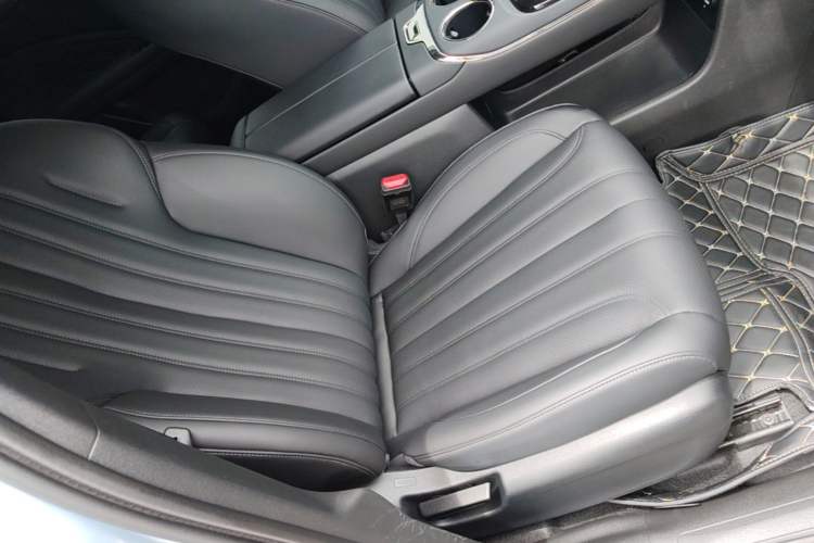 Used AION V 2024 Aion Tyrannosaurus 650 Smart Luxury Edition Right Front Seat