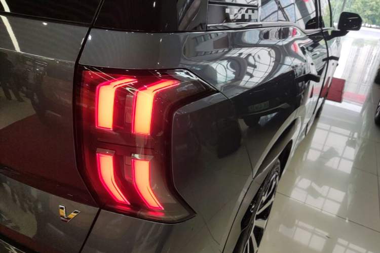Used AION V 2024 Aion Tyrannosaurus 650 LiDAR Edition Right Rear Taillight