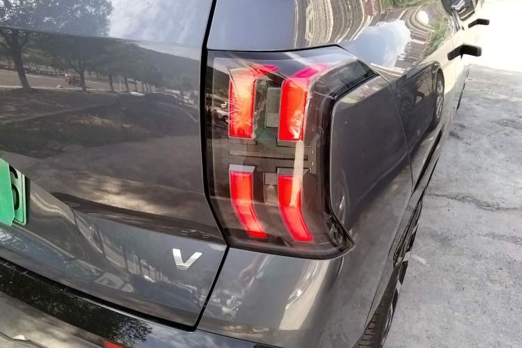 Used AION V 2024 Aion Tyrannosaurus 650 Smart Luxury Edition Right Rear Taillight
