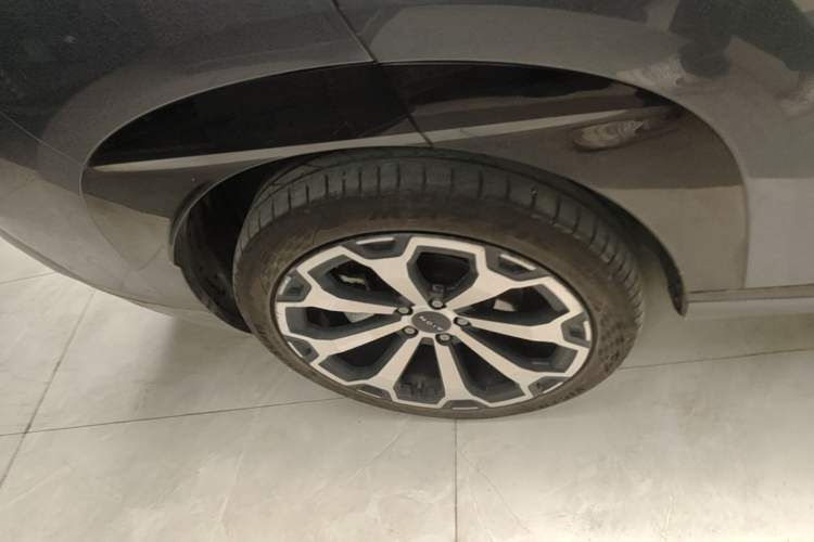 Used AION V 2024 Aion Tyrannosaurus 520 Smart Luxury Edition Right Rear Wheel Hub
