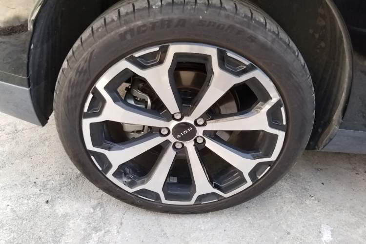 Used AION V 2024 Aion Tyrannosaurus 650 Smart Luxury Edition Right Rear Wheel Hub