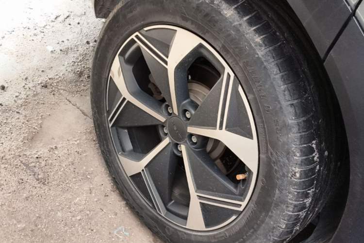 Used AION V 2024 Plus 70 Star Edition Ternary Lithium Right Rear Wheel Hub