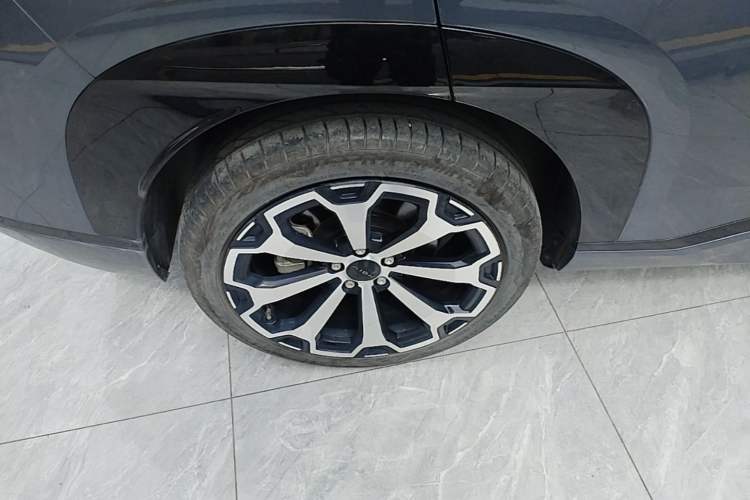 Used AION V 2024 Aion Tyrannosaurus 650 LiDAR Edition Right Rear Wheel Hub