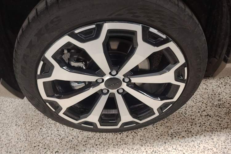 Used AION V 2024 Aion Tyrannosaurus 520 Intelligent Premium Edition Right Rear Wheel Hub