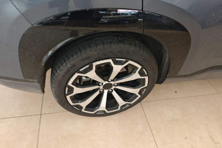 Used AION V 2024 Aion Tyrannosaurus 520 Intelligent Premium Edition Right Rear Wheel Hub
