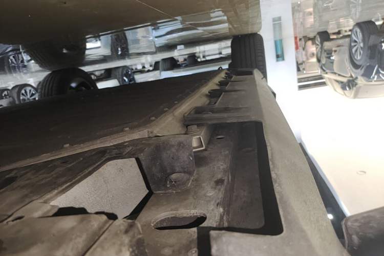 Used AION V 2024 Plus 70 Star Edition Ternary Lithium Right Side Sill