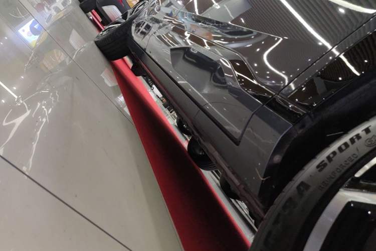 Used AION V 2024 Aion Tyrannosaurus 650 LiDAR Edition Right Side Sill