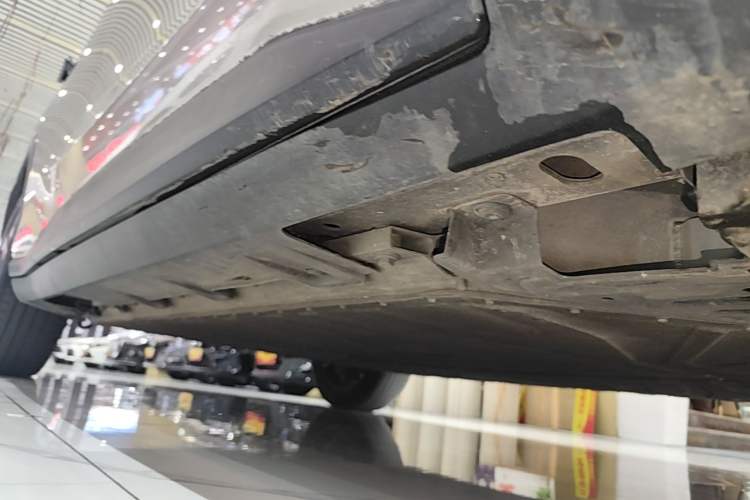 Used AION V 2024 Plus 70 Star Edition Lithium Iron Phosphate Right Side Sill