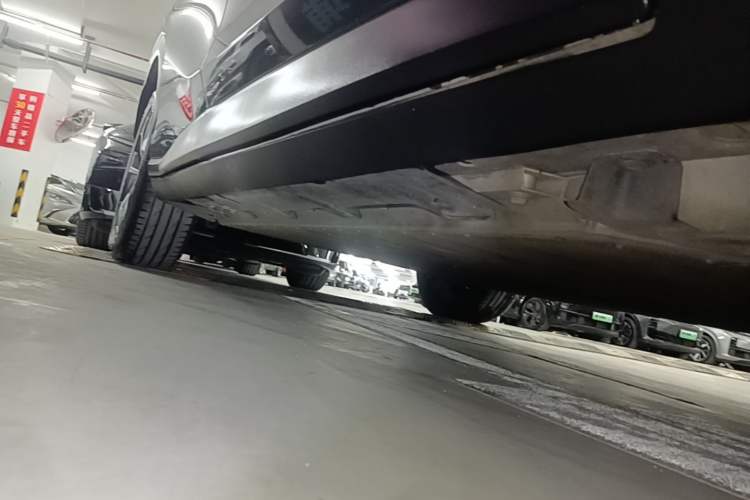 Used AION V 2024 Plus 70 Star Edition Lithium Iron Phosphate Right Side Sill
