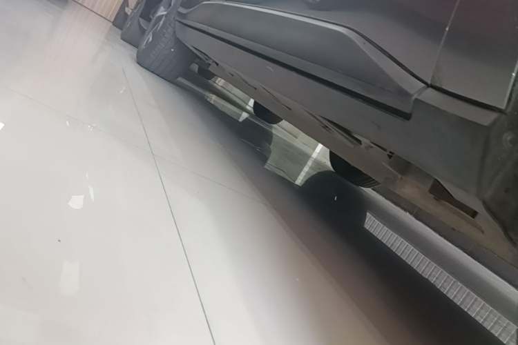 Used AION V 2024 Plus 70 Ultra-Charging Version Ternary Lithium Right Side Sill