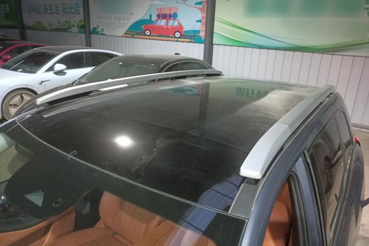 Used AION V 2024 Aion Tyrannosaurus 650 Smart Premium Edition Roof