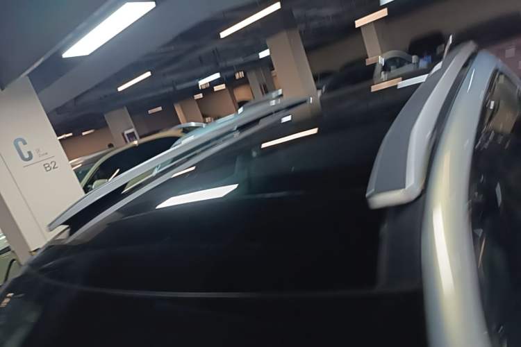 Used AION V 2024 Aion Tyrannosaurus 650 Smart Luxury Edition Roof