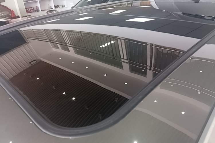 Used AION V 2024 Plus 70 Ultra-Charging Version Ternary Lithium Roof