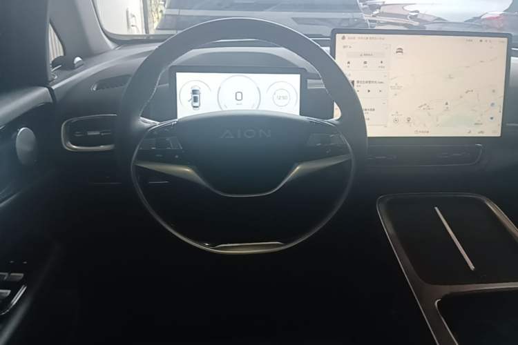 Used AION V 2024 Plus 70 Ultra-Charging Version Ternary Lithium Steering Wheel