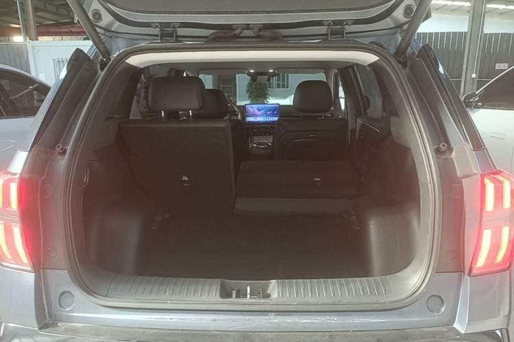 Used AION V 2024 Aion Tyrannosaurus 650 LiDAR Edition Trunk