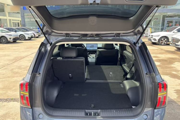 Used AION V 2024 Aion Tyrannosaurus 650 Smart Luxury Edition Trunk
