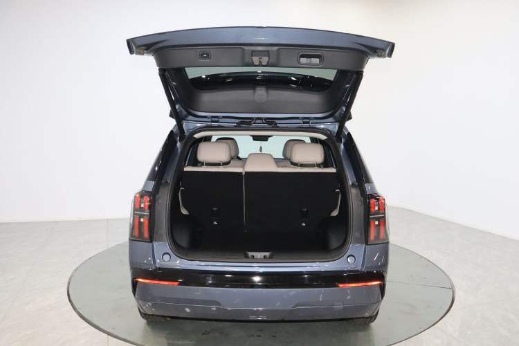 Used AION V 2024 Aion Tyrannosaurus 650 LiDAR Edition Trunk