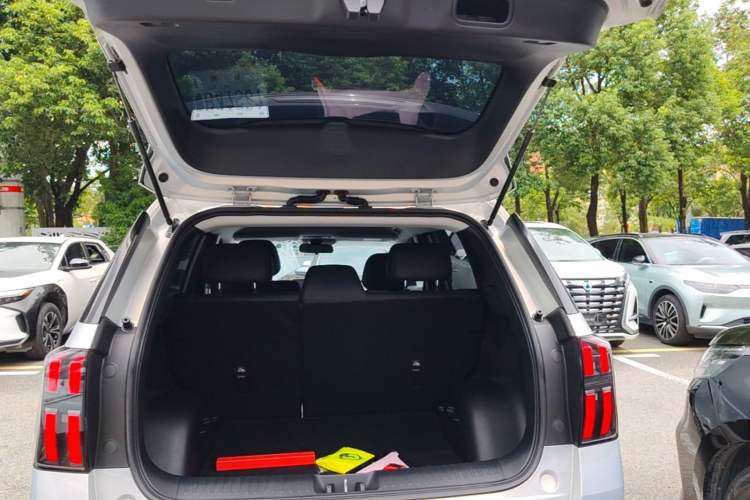 Used AION V 2024 Aion Tyrannosaurus 650 Smart Luxury Edition Trunk