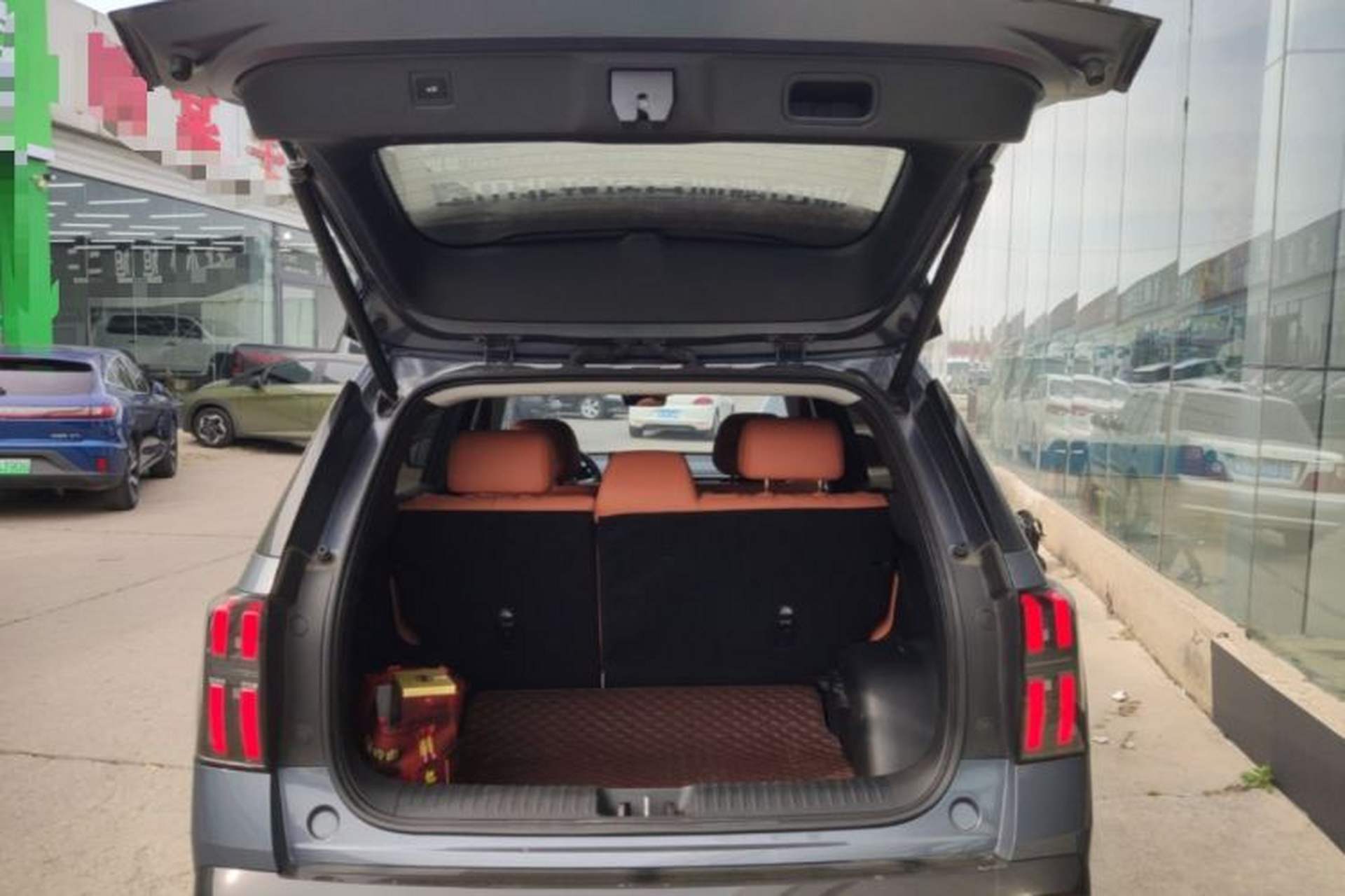 Used AION V 2024 Aion Tyrannosaurus 650 LiDAR Edition Trunk