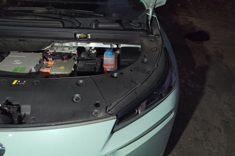 Used AION V 2024 Plus 80 Tech Edition Ternary Lithium Engine Bay Left