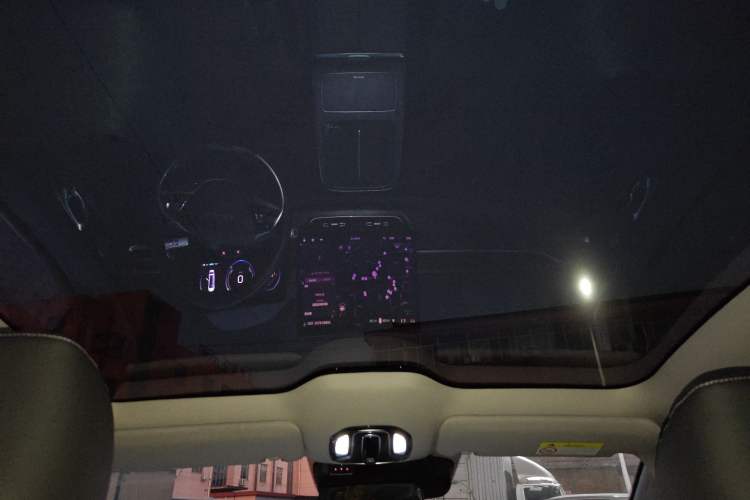 Used AION V 2024 Plus 80 Tech Edition Ternary Lithium Headliner