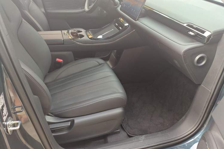 Used AION V 2024 Aion Tyrannosaurus 520 Smart Luxury Edition Right Front Seat