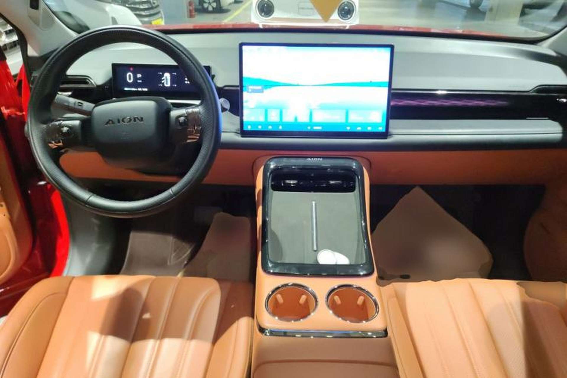 Used AION V 2024 Aion Tyrannosaurus 650 Smart Luxury Edition Center Console
