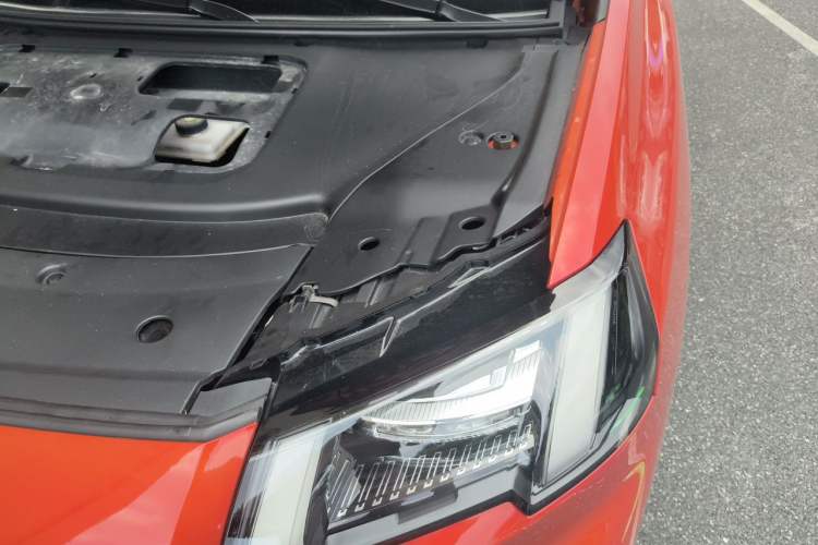 Used AION V 2024 Aion Tyrannosaurus 650 Smart Premium Edition Engine Bay Left