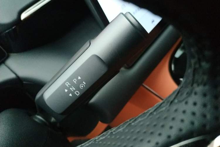 Used AION V 2024 Aion Tyrannosaurus 650 LiDAR Edition Gear Lever
