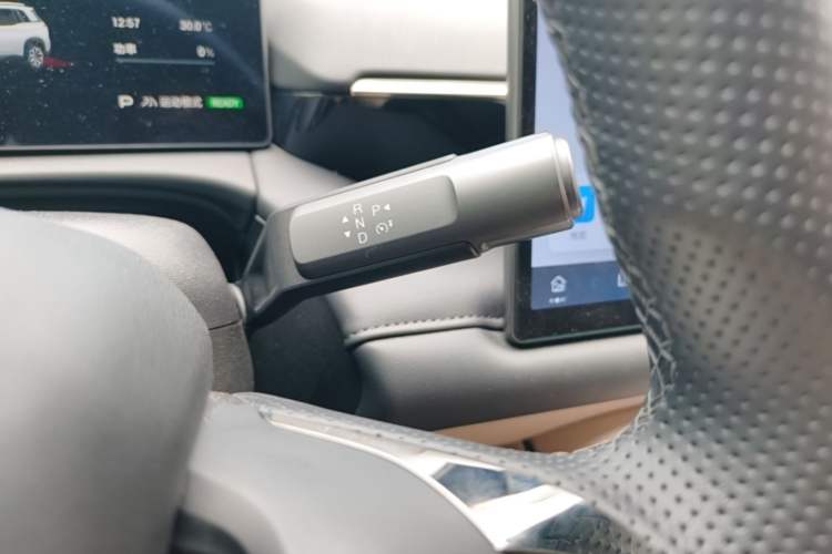 Used AION V 2024 Aion Tyrannosaurus 650 LiDAR Edition Gear Lever