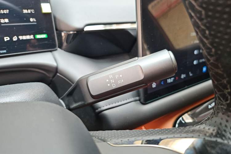 Used AION V 2024 Aion Tyrannosaurus 650 LiDAR Edition Gear Lever