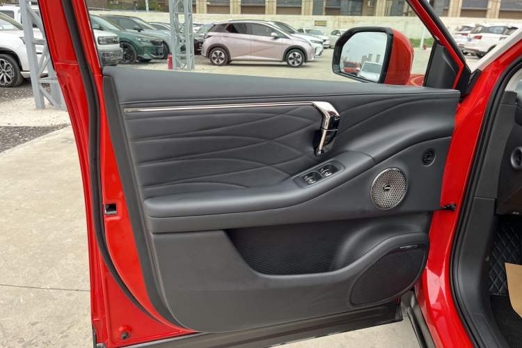 Used AION V 2024 Aion Tyrannosaurus 650 LiDAR Edition Interior 10