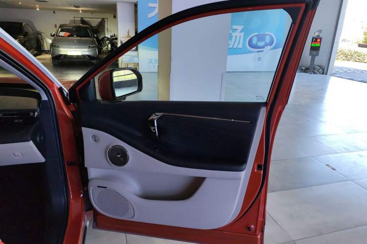 Used AION V 2024 Aion Tyrannosaurus 650 LiDAR Edition Interior 5