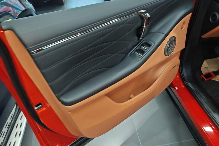 Used AION V 2024 Aion Tyrannosaurus 650 LiDAR Edition Left Front Door Interior
