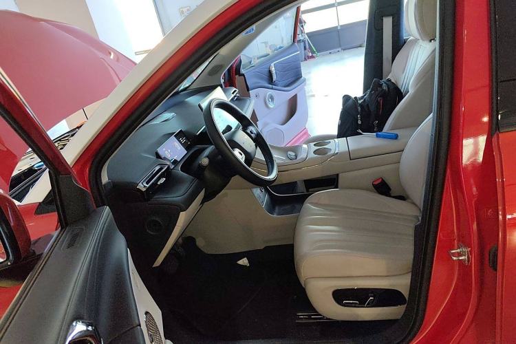 Used AION V 2024 Aion Tyrannosaurus 650 LiDAR Edition Left Front Seat