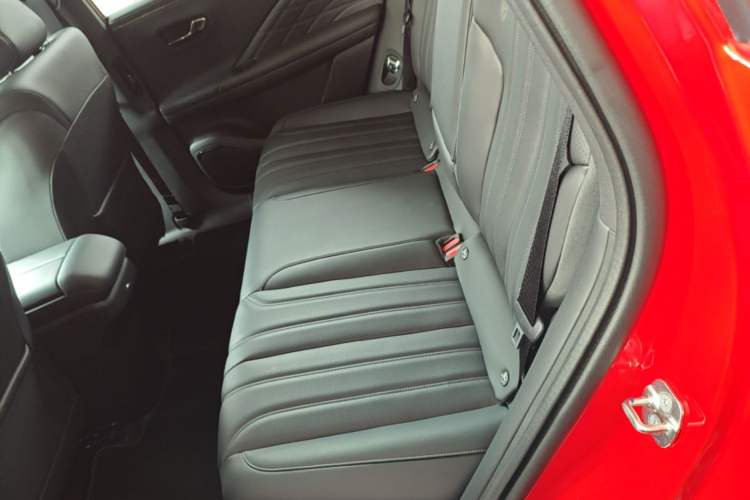 Used AION V 2024 Aion Tyrannosaurus 650 Smart Premium Edition Left Rear Seat
