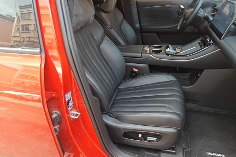 Used AION V 2024 Aion Tyrannosaurus 650 Smart Premium Edition Right Front Seat