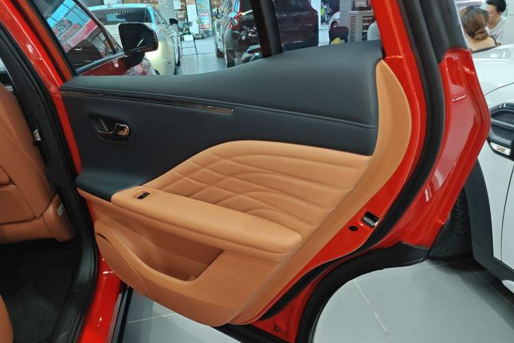 Used AION V 2024 Aion Tyrannosaurus 650 LiDAR Edition Right Rear Door Interior