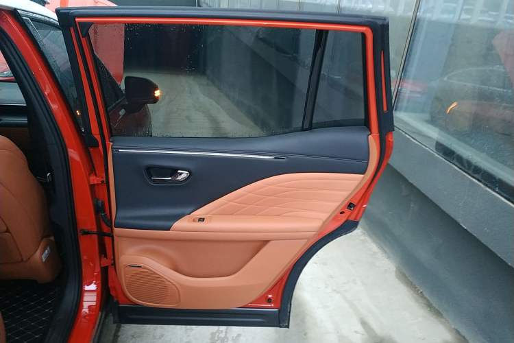 Used AION V 2024 Aion Tyrannosaurus 650 LiDAR Edition Right Rear Door Interior