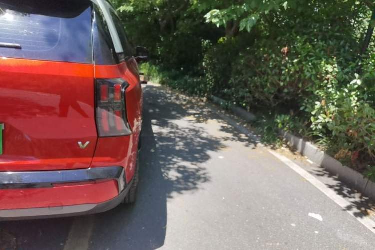 Used AION V 2024 Aion Tyrannosaurus 650 LiDAR Edition Right Rear Taillight