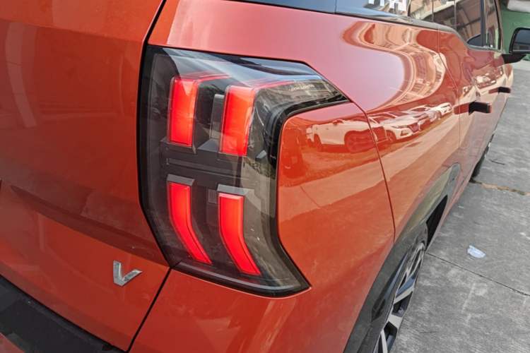 Used AION V 2024 Aion Tyrannosaurus 650 Smart Premium Edition Right Rear Taillight