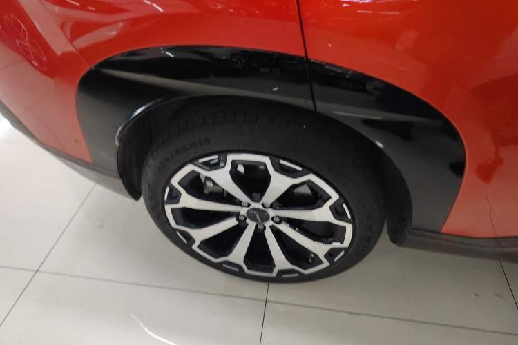 Used AION V 2024 Aion Tyrannosaurus 650 LiDAR Edition Right Rear Wheel Hub